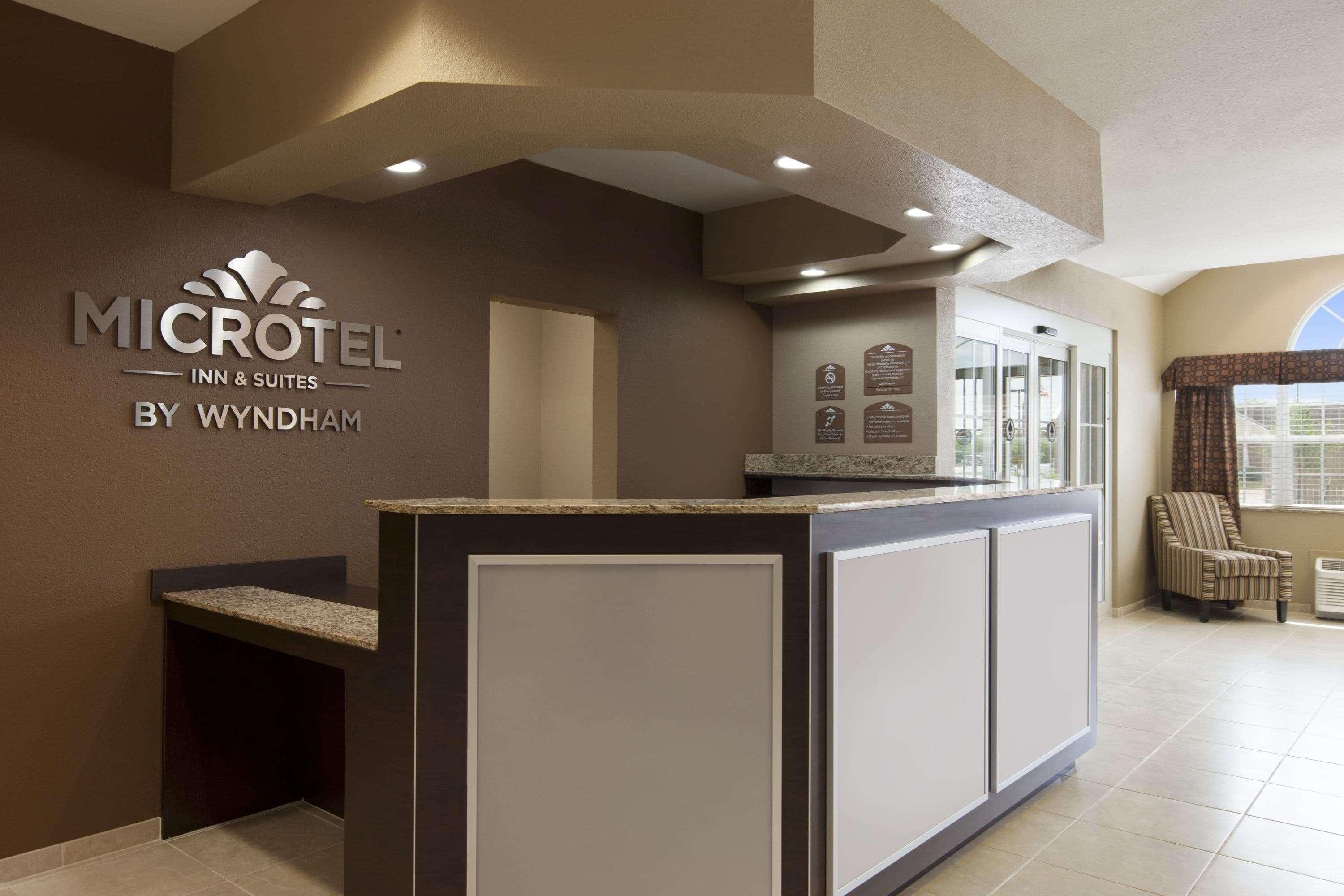 Microtel Inn & Suites Kenedy Extérieur photo