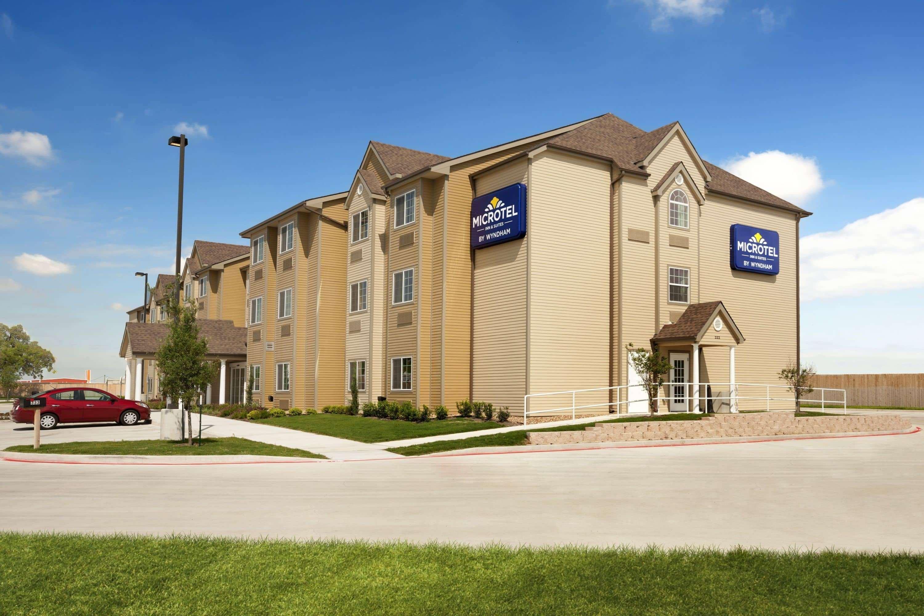 Microtel Inn & Suites Kenedy Extérieur photo