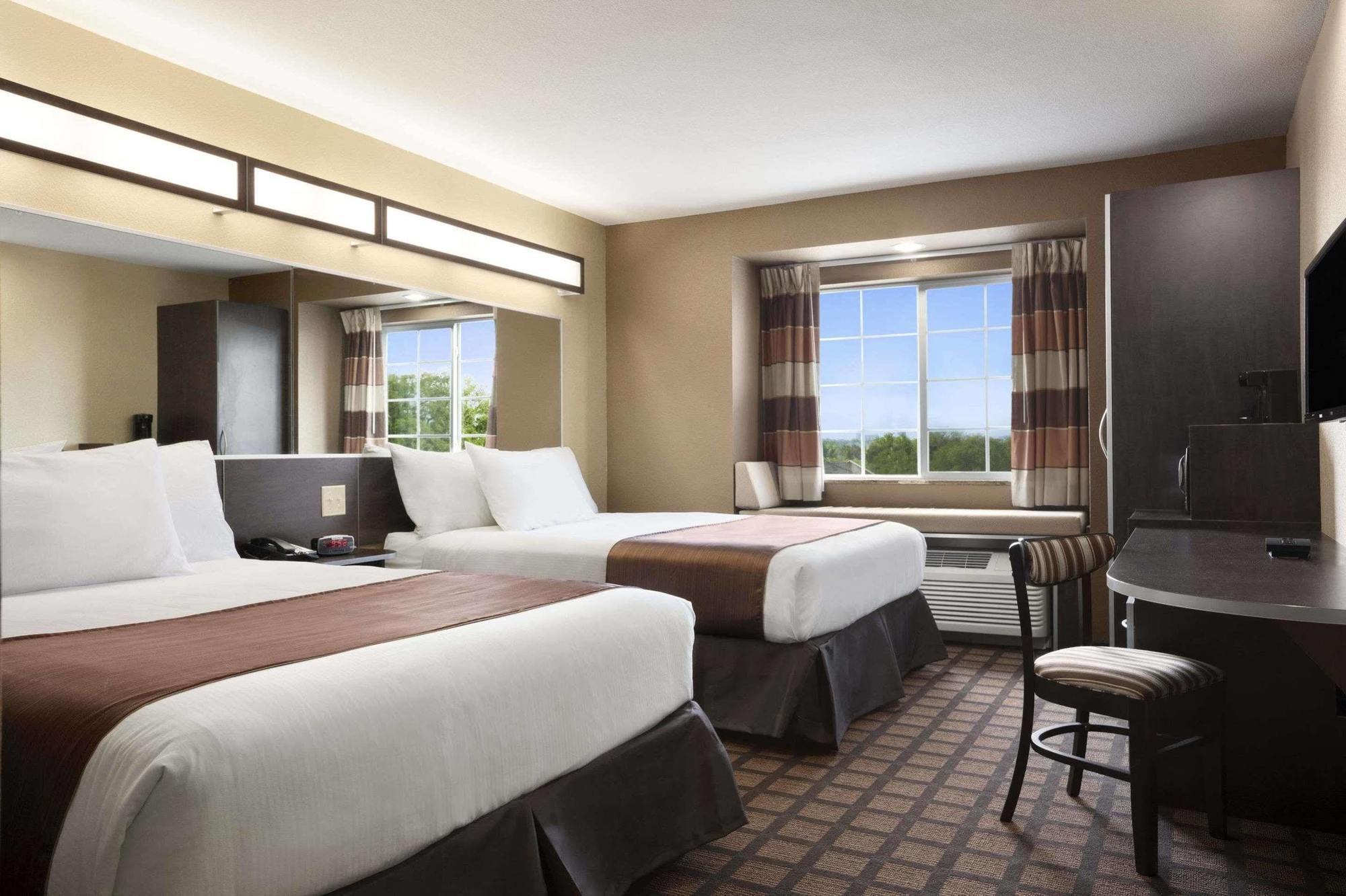 Microtel Inn & Suites Kenedy Extérieur photo